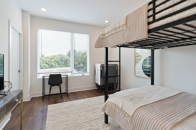 Bedroom 1 image 1