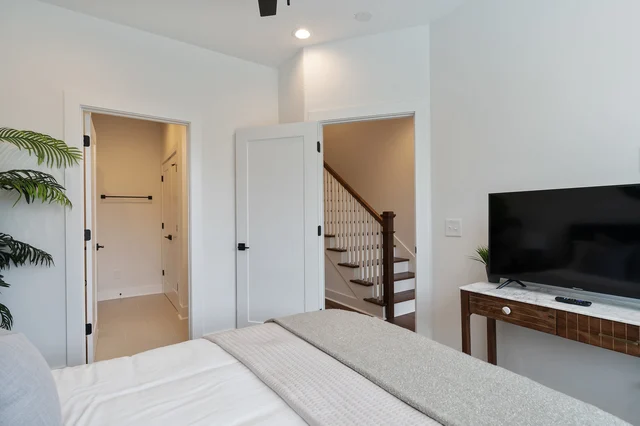 Bedroom 3 image 1