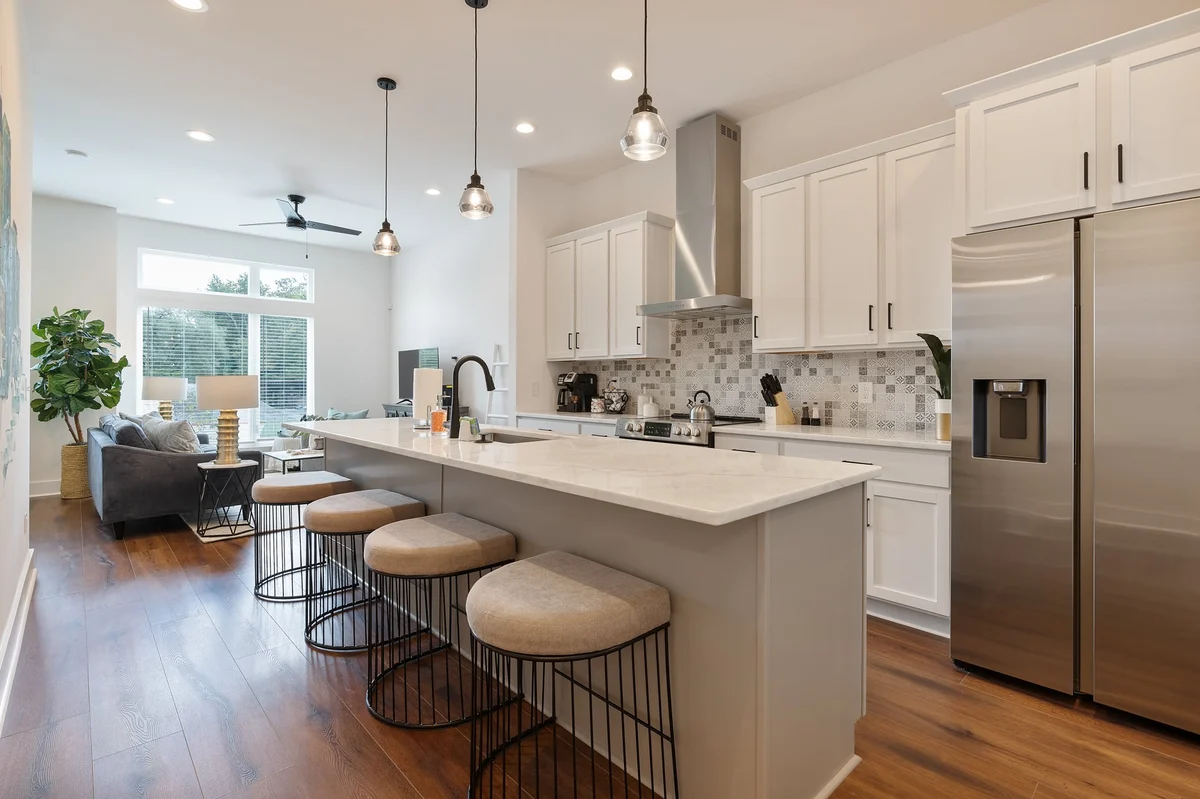 2403 Jefferson #F property photo 3