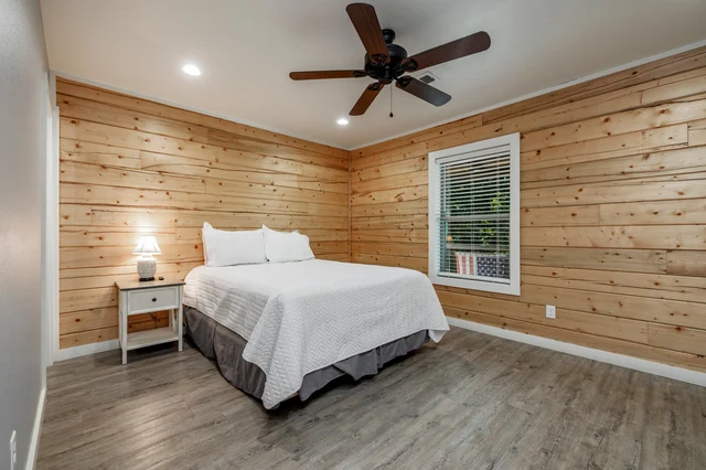 Bedroom 1 image 1