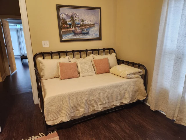 Bedroom 3 image 1