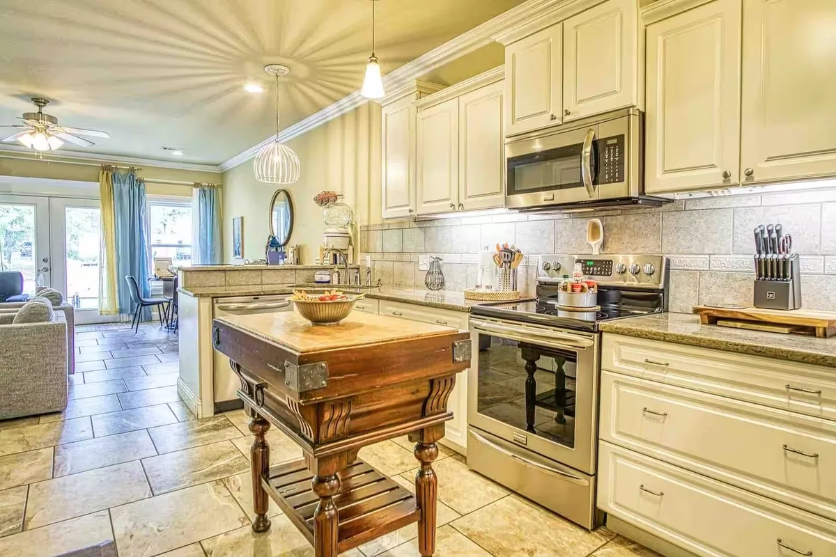 227 Long Beach property photo 4