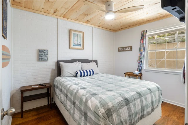 Bedroom 1 image 1