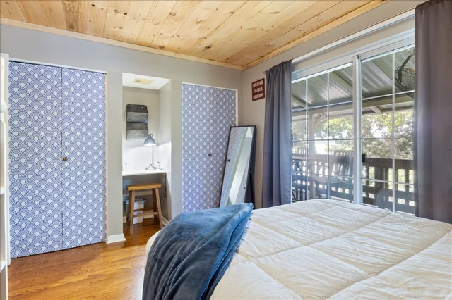 Bedroom 5 image 1
