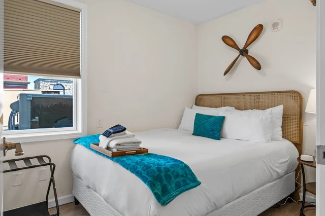 Bedroom 1 image 1