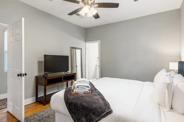 Bedroom 1 image 1