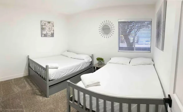 Bedroom 3 image 1