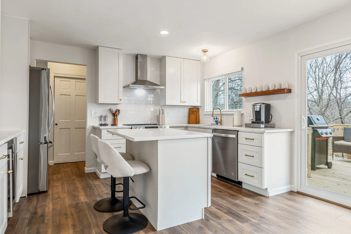 3928 Rhine property photo 4