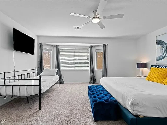 Bedroom 1 image 1
