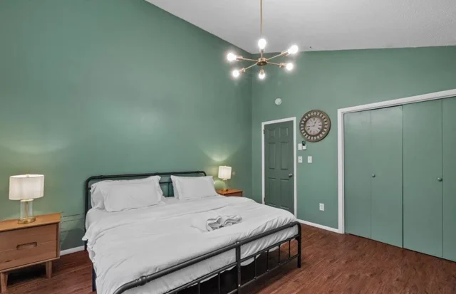 Bedroom 2 image 1