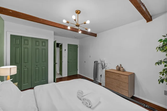 Bedroom 1 image 1