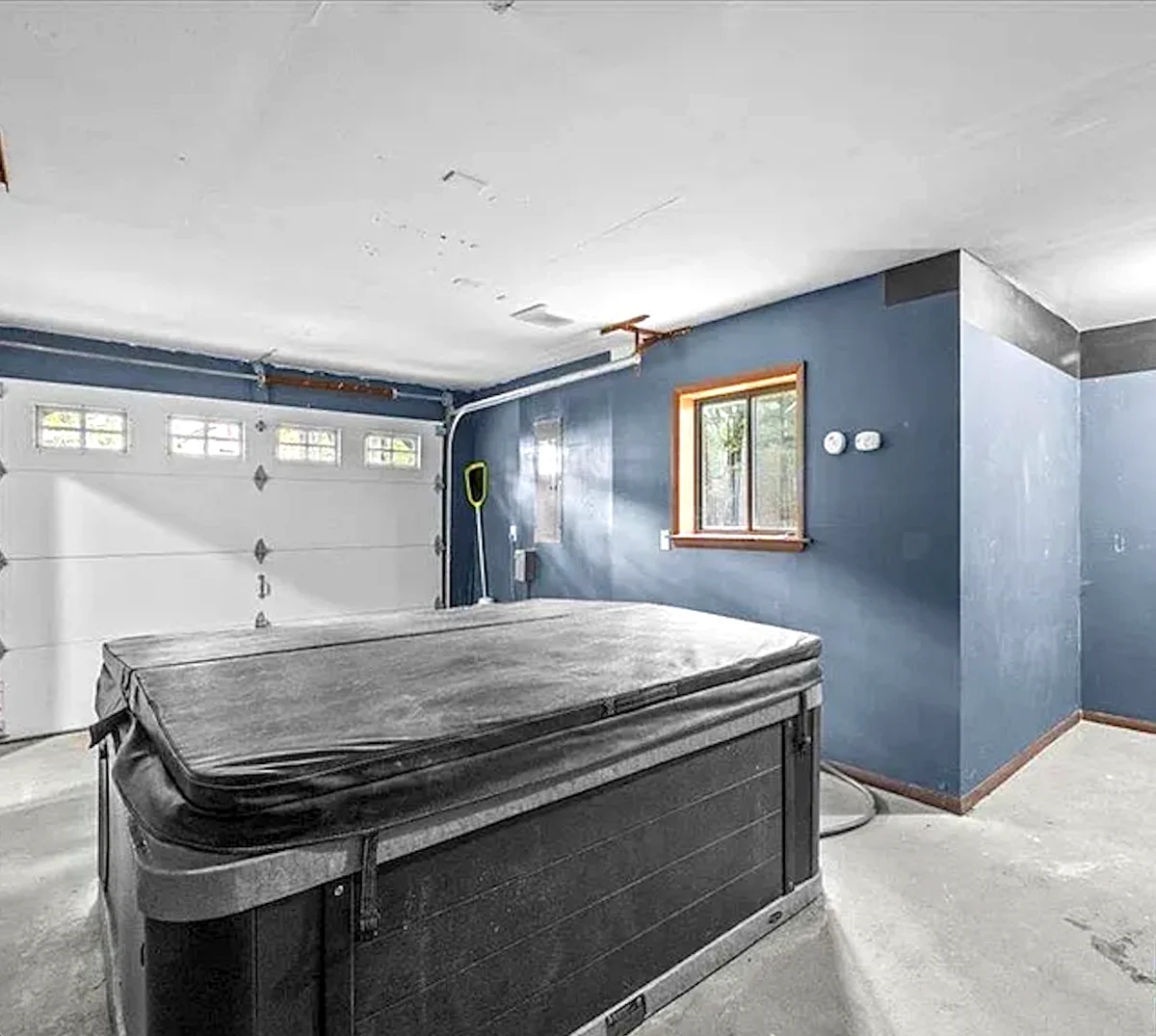 317 Robinwood property photo 5