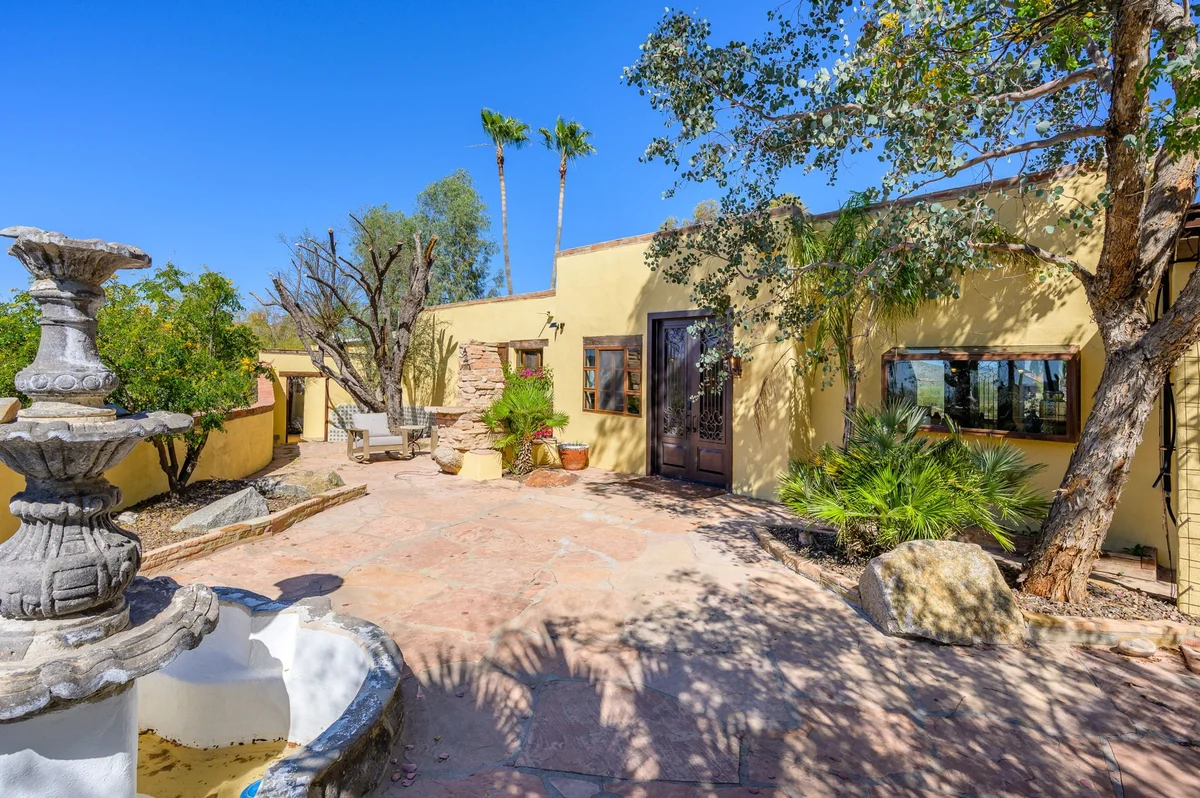 6228 E Azura property photo 5