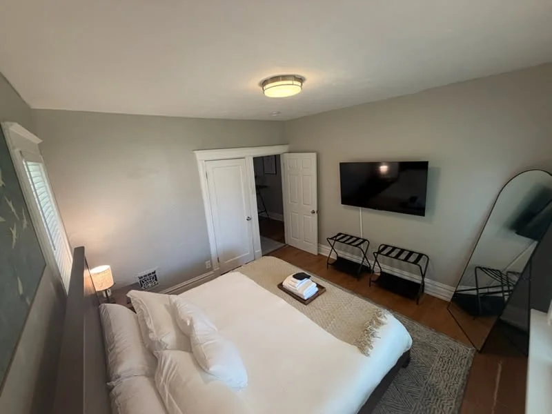 4207 Swan 1E, The Grove property photo 5