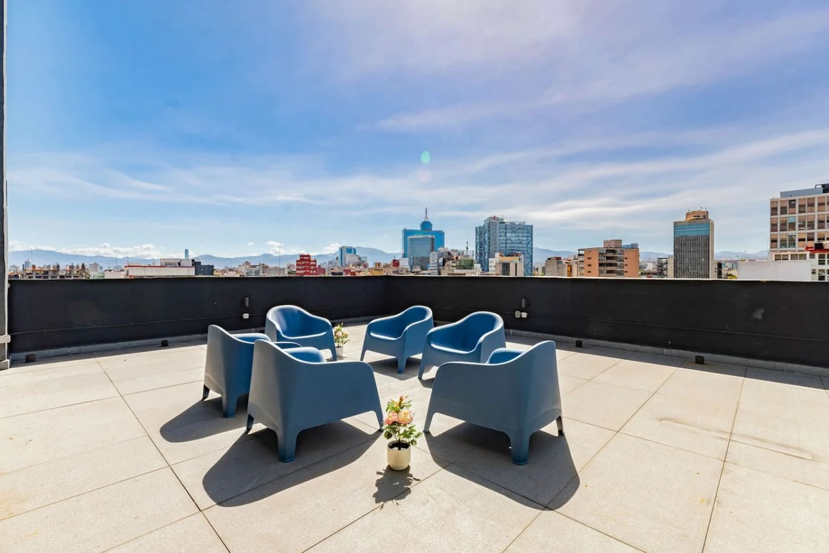 City Views, Private Terrace in Trendy Roma property photo 4