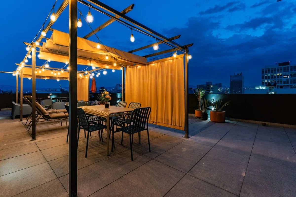 City Views, Private Terrace in Trendy Roma property photo 2