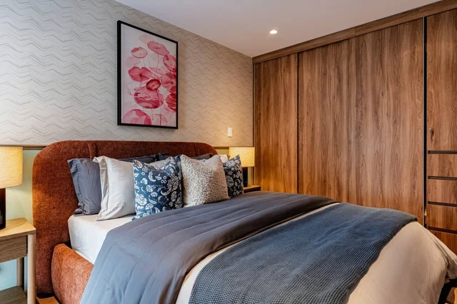 Bedroom 1 image 1