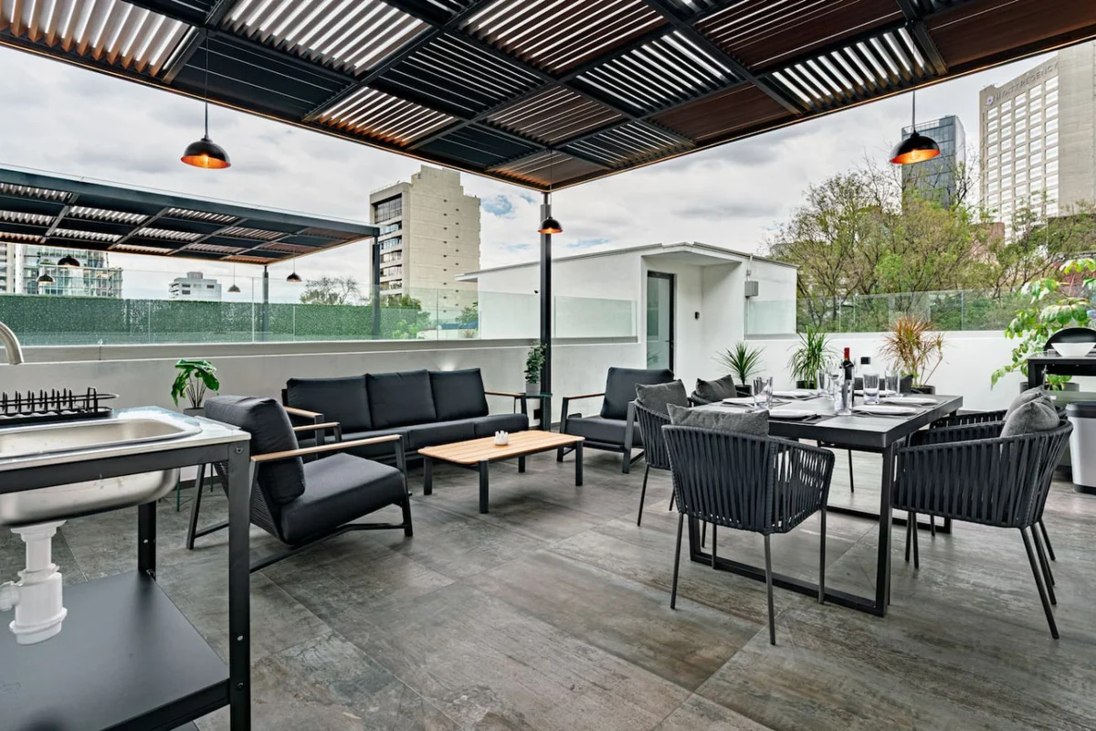 Friends and Family 2-Unit Combo, Rooftop City Views property photo 2