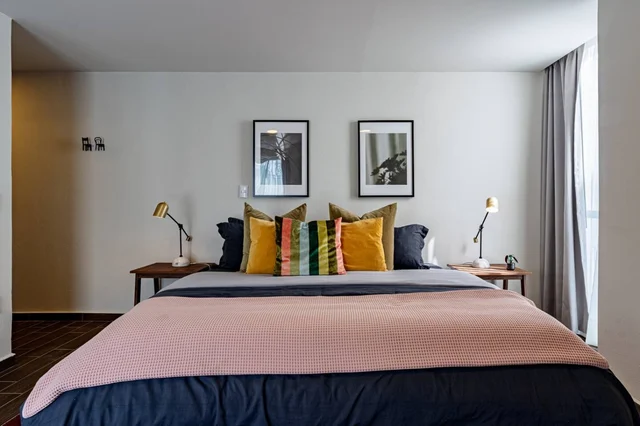 Bedroom 5 image 1