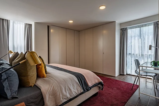 Bedroom 9 image 1