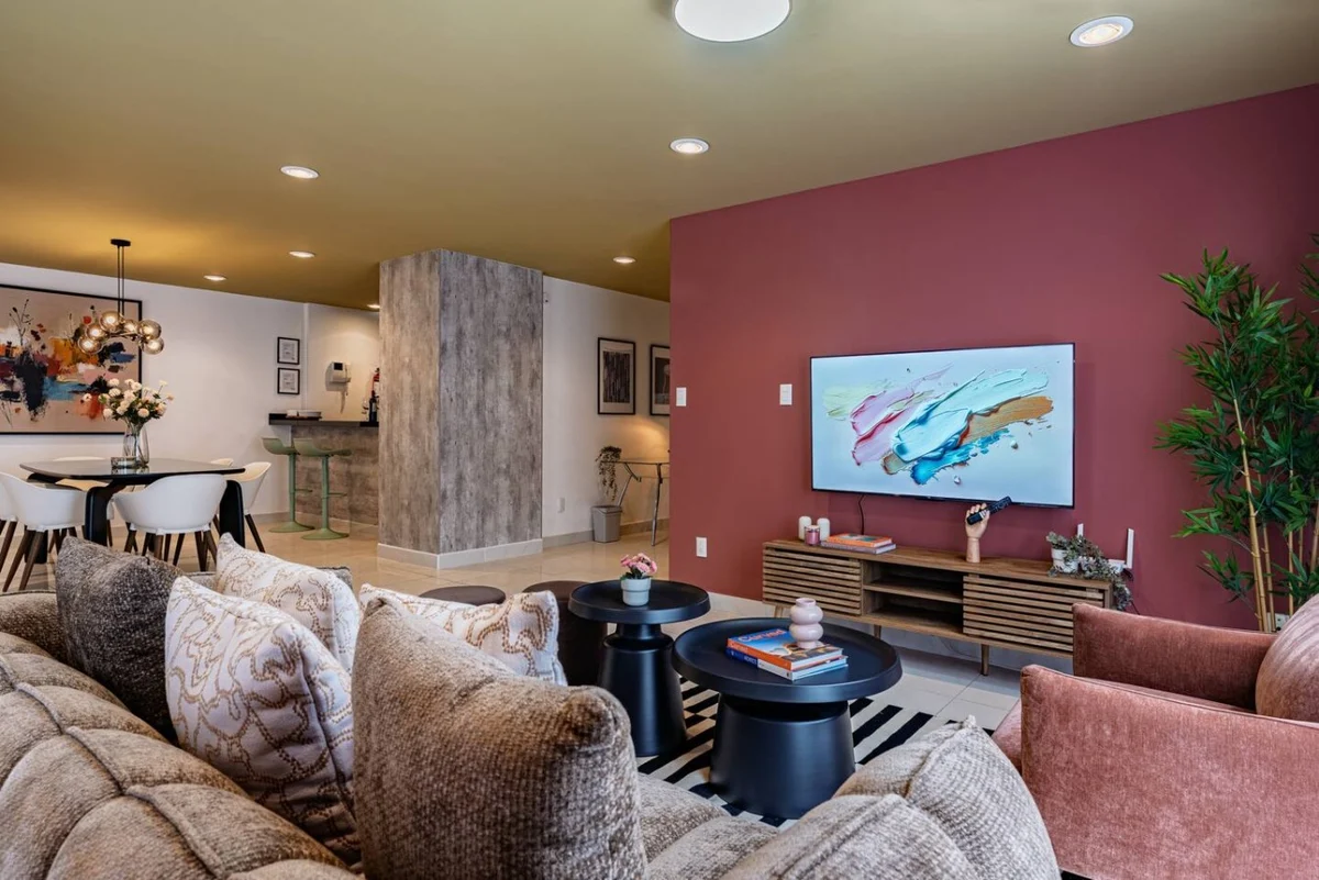 Retro-Modern Retreat Near Reforma property photo 4