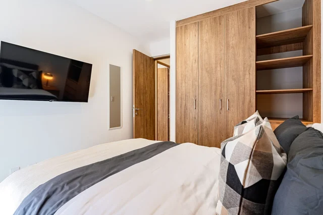 Bedroom 1 image 1