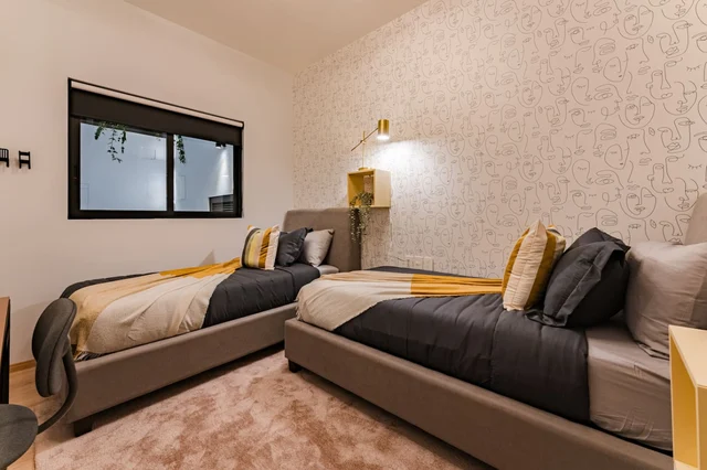 Bedroom 5 image 1
