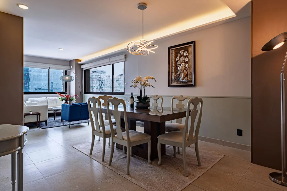 Sleek High-Rise with Pool, Gym, Jacuzzi & BBQ Area property photo 3