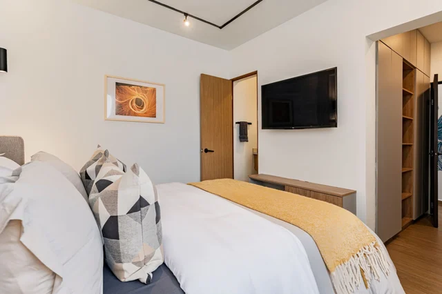 Bedroom 1 image 1