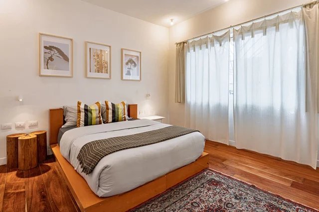 Bedroom 5 image 1