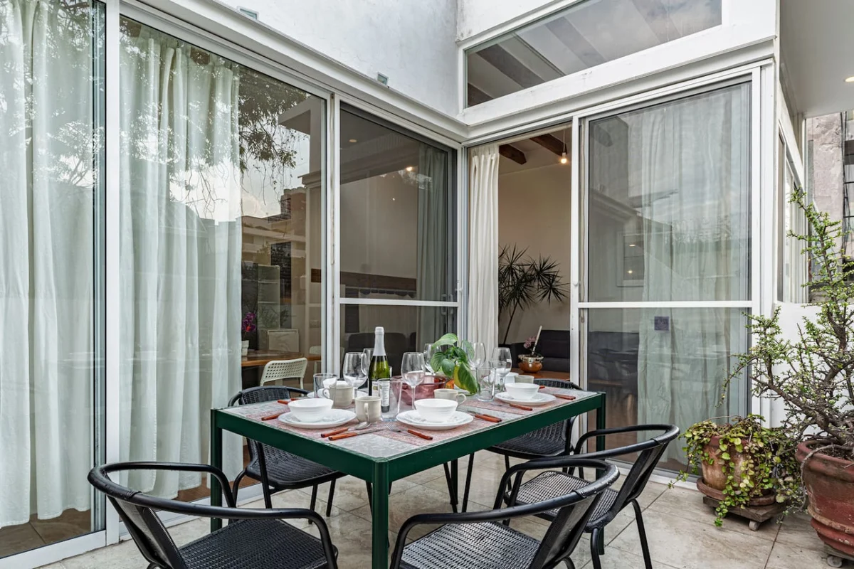 Spacious Home with Terrace & Vibrant Neighborhoodƒ property photo 2