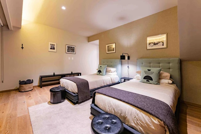 Bedroom 3 image 1