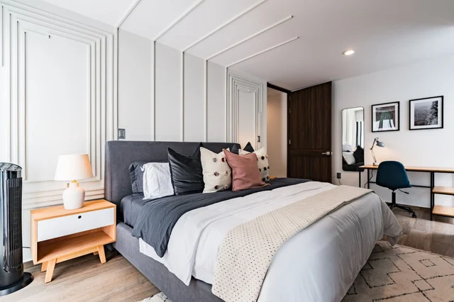 Bedroom 6 image 1