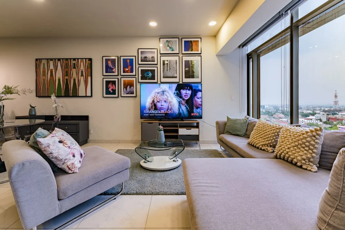 Stylish Reforma Loft w/Pool, Gym, AC & City Views property photo 3