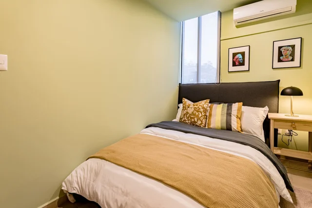 Bedroom 6 image 1