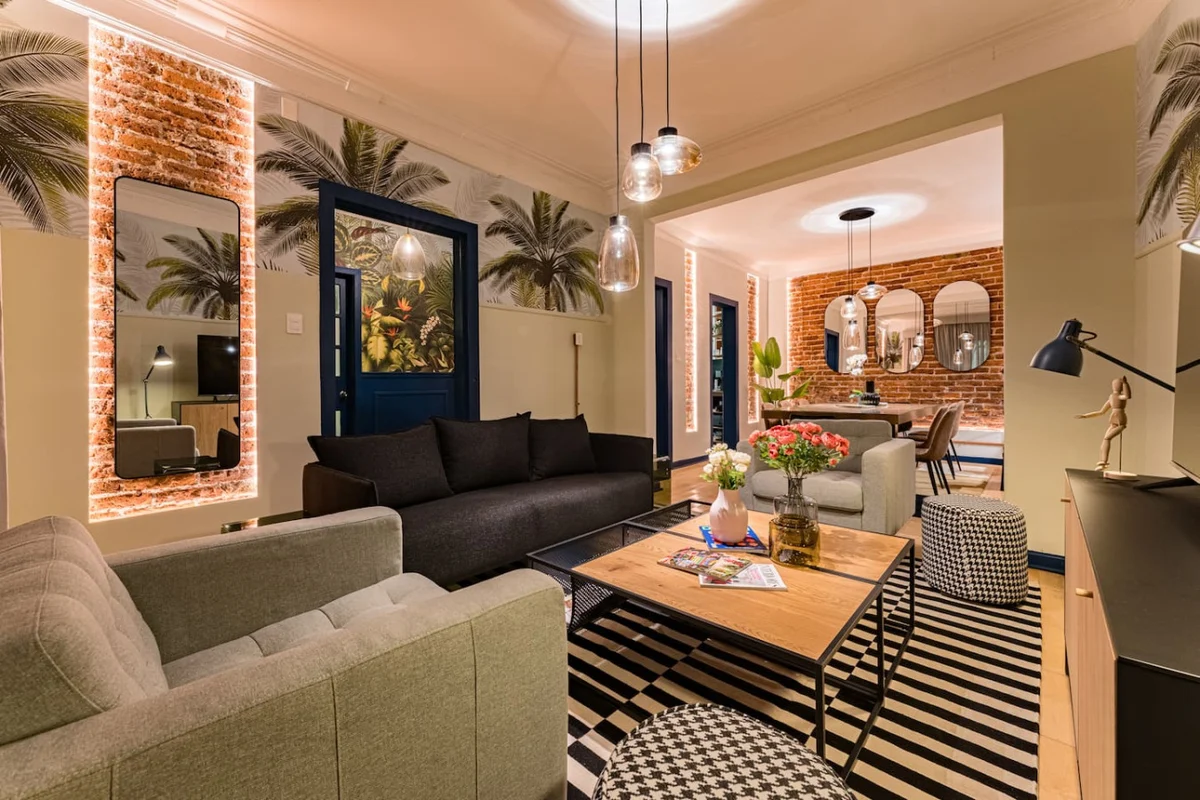 Vibrant Ámsterdam Retreat with Rooftop BBQ property photo 2