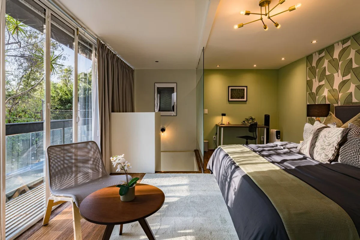Vibrant Ámsterdam Retreat with Rooftop BBQ property photo 4