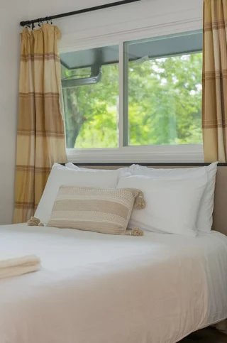Bedroom 4 image 1