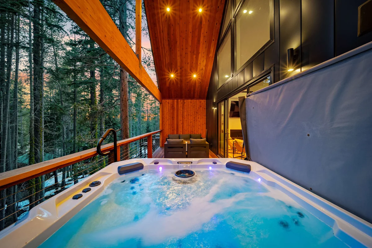 Donner Summit, Hot Tub, Fireplace & Mountain Views property photo 2