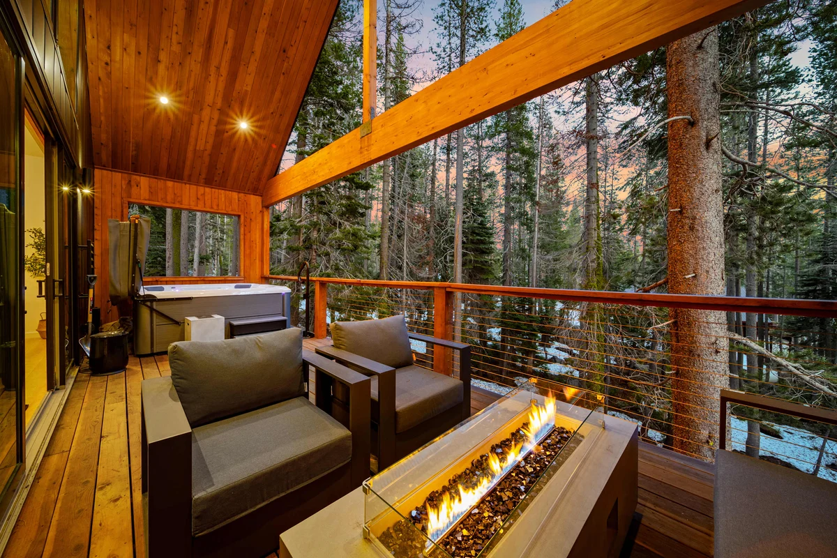 Donner Summit, Hot Tub, Fireplace & Mountain Views property photo 4