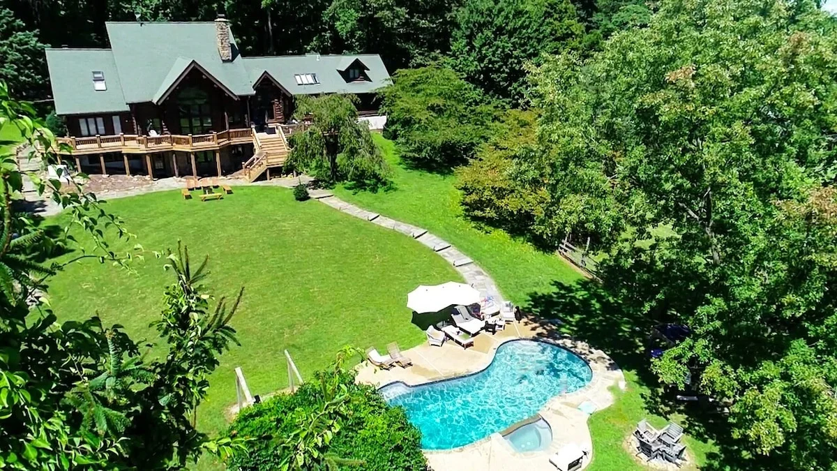 Vinewood Estate Luxury Pool and Vineyard Retreat property photo 1