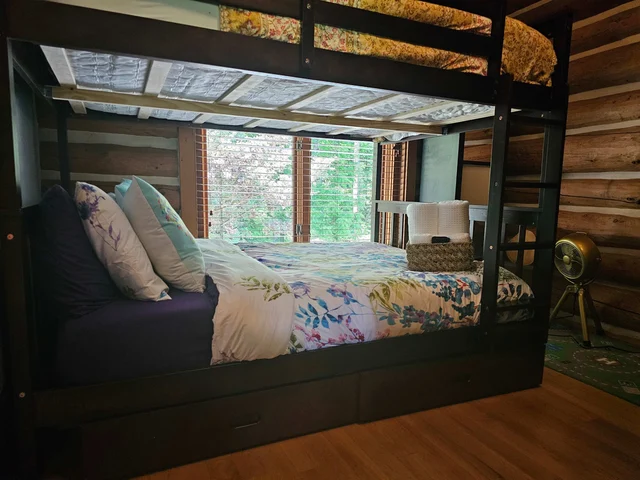 Bedroom 3 image 1