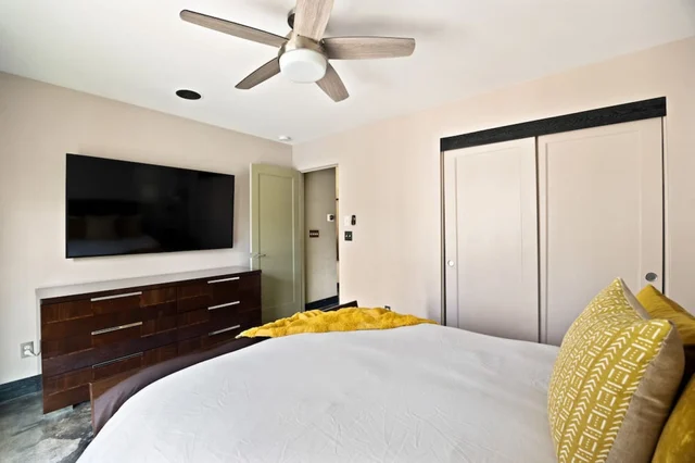 Bedroom 3 image 1