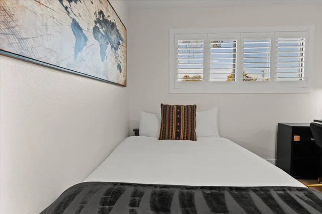 Bedroom 1 image 1