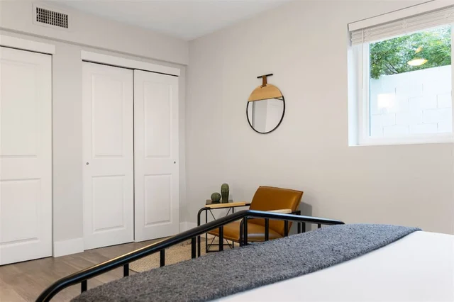 Bedroom 5 image 1