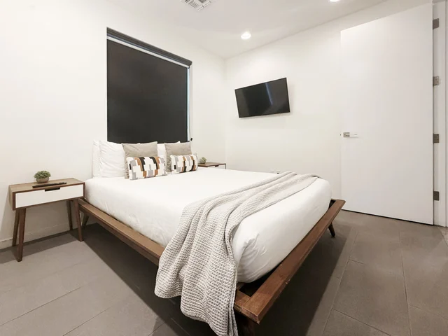 Bedroom 3 image 1