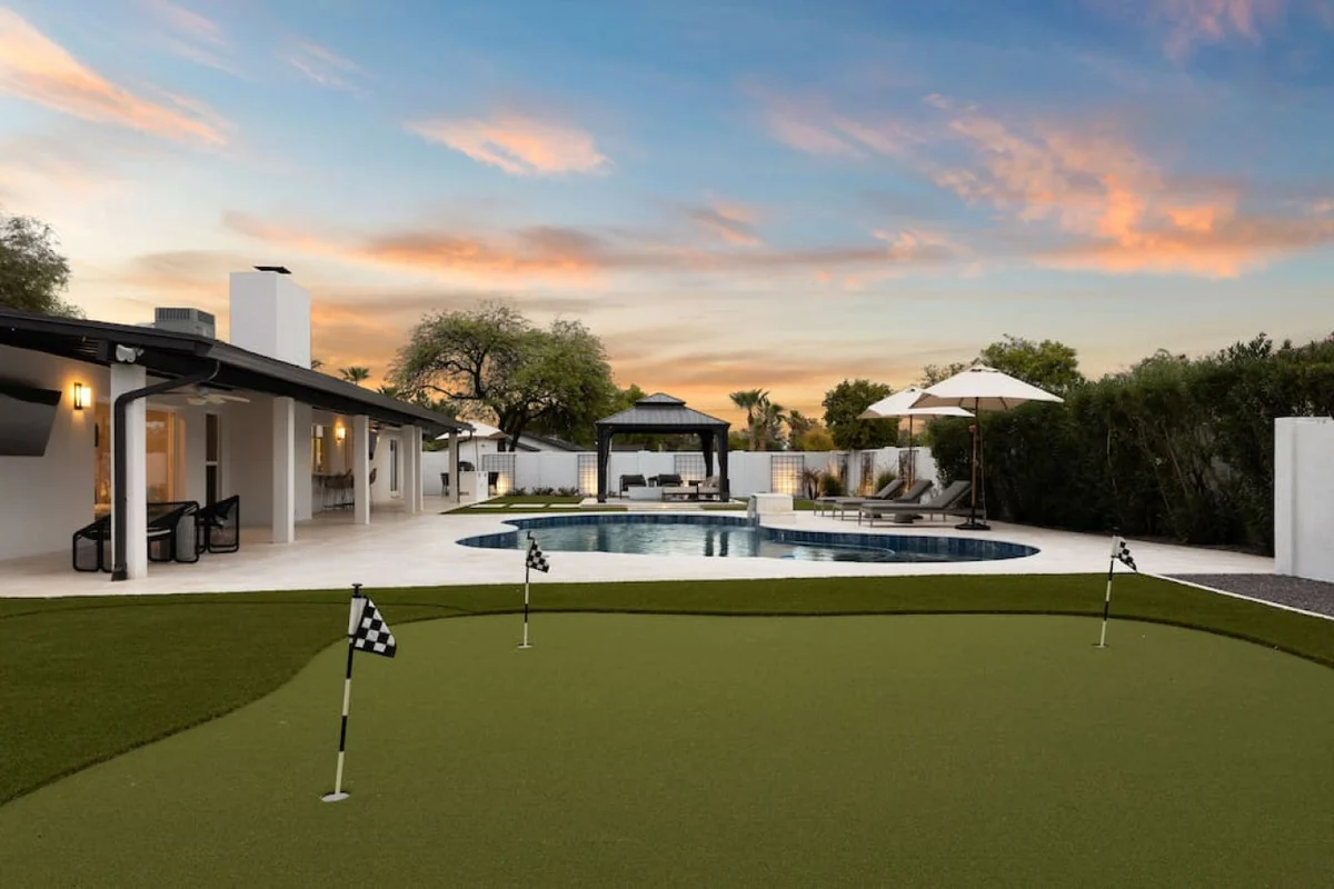 THE SCOTTSDALE CLUBHOUSE property photo 3