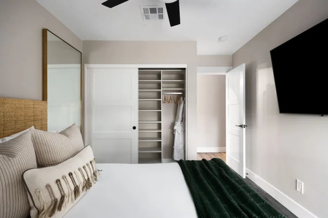 Bedroom 1 image 1