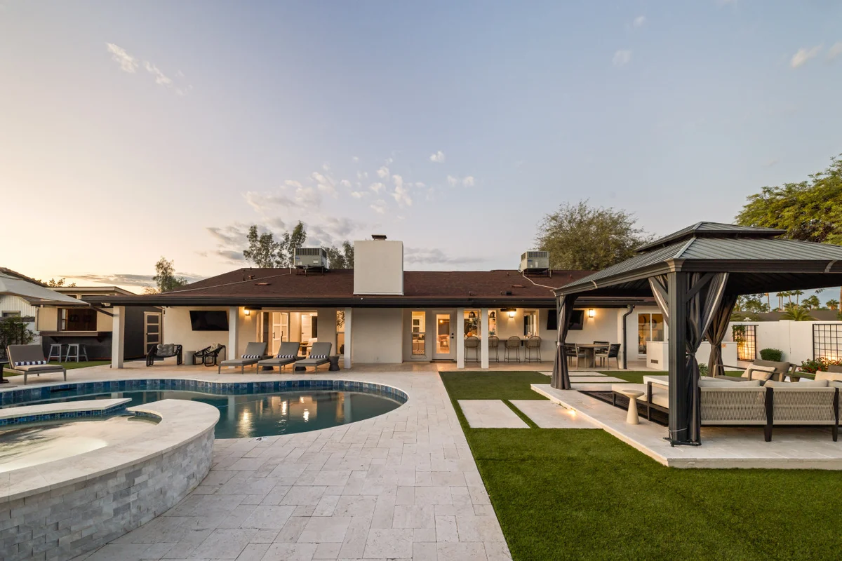 THE SCOTTSDALE CLUBHOUSE property photo 2