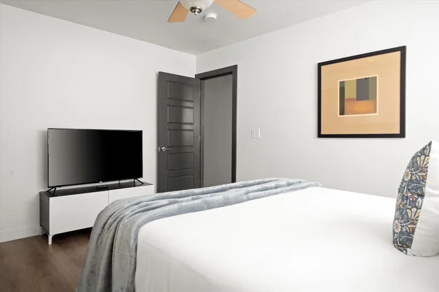 Bedroom 3 image 1